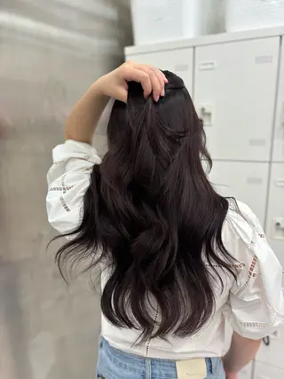 ロング カラー 抜け感レイヤー︴ ニュアンスカラーのヘアスタイル
