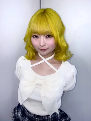 ミディアム カラー みゆ/ケア ブリーチ/ハイトーンのヘアスタイル