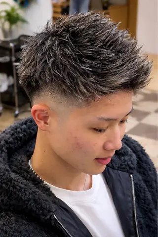 ショート メンズ 市道 翼のヘアスタイル