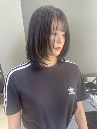 ミディアム AIRI layer cut hairのヘアスタイル