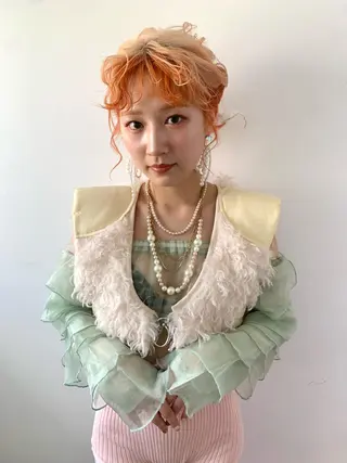 ヘアアレンジ wakana/ 柔らかベージュカラーのヘアスタイル