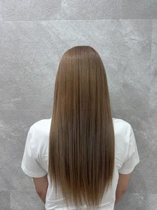 セミロング 韓国ヘアケアブリーチ 莉奈のヘアスタイル