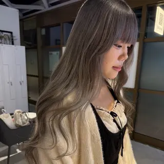 ロング BALANCE. 弥央のヘアスタイル