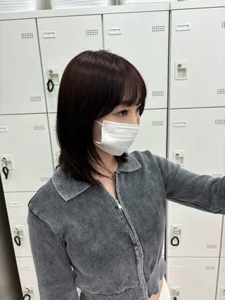 ミディアム カラー 抜け感レイヤー︴ ニュアンスカラーのヘアスタイル