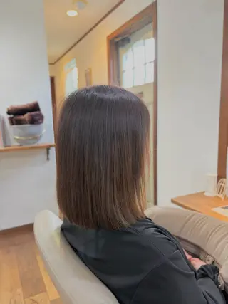 ミディアム 井上 結衣のヘアスタイル
