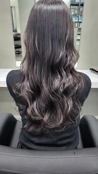 ロング 透明感カラー momokaのヘアスタイル