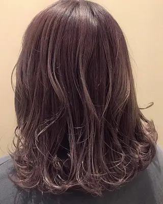 カラー ミヤワキ モモコのヘアスタイル
