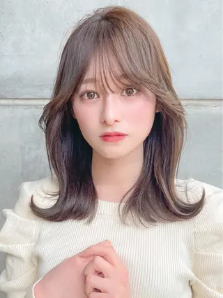 ミディアム レイヤーカット 小山 悠のヘアスタイル