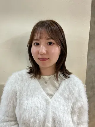 ミディアム 谷口 鈴音のヘアスタイル
