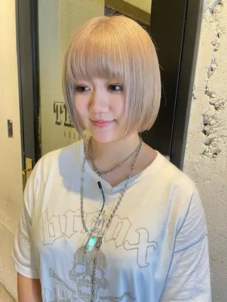 ショート カラー hisano / ハイトーン・透明感のヘアスタイル