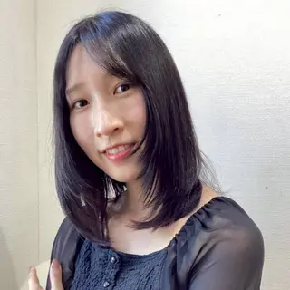 セミロング 渕 七海のヘアスタイル
