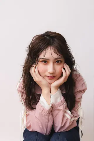 ロング 伊賀 裕菜のヘアスタイル