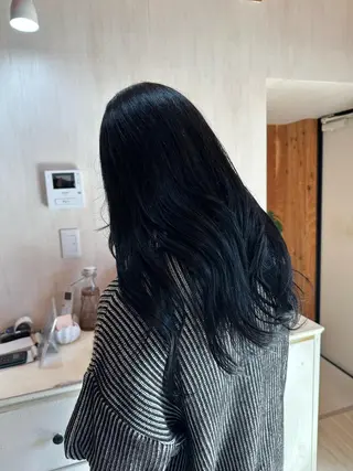 ロング カラー 伊藤 友香のヘアスタイル