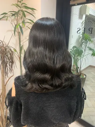 ミディアム 高落 陽菜のヘアスタイル