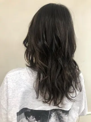 ミディアム エクステ ハイトーン 💭黒崎ハルカのヘアスタイル