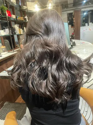 セミロング カラー 上品な大人レイヤー 🍀渋谷🍀濱口敬太のヘアスタイル