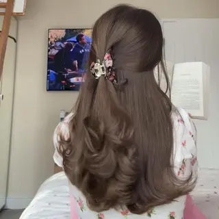 ロング カラー ハイトーンカラー 🦄レイヤーカットのヘアスタイル