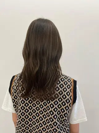 セミロング カラー ヘアアレンジ 韓国好き🇰🇷 美容師MIKUのヘアスタイル