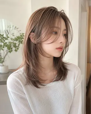 セミロング 顔周りの似合わせ特化 井手麻梨栄のヘアスタイル