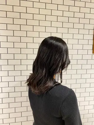セミロング カラー KURUMU 越後匡貴のヘアスタイル