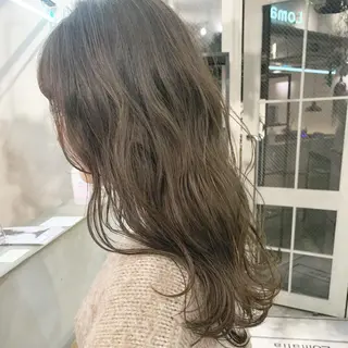 セミロング カラー ハイトーンボブ 前田 表参道　グレージュのヘアスタイル