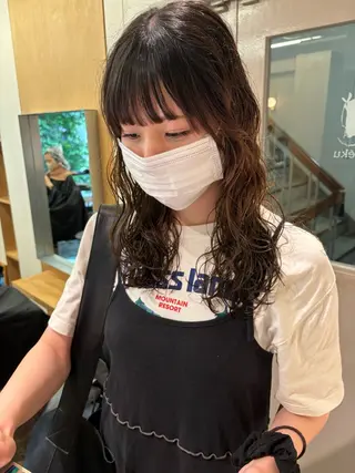 セミロング パーマ 美空🐇 レイヤー / 透明感カラー🩰のヘアスタイル