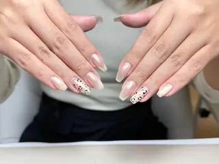 ミディアム Moomi nail salonのネイルデザイン