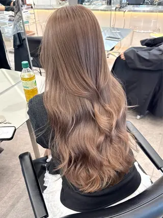 ロング ブリーチなしダブル ブリーチカラー優海のヘアスタイル