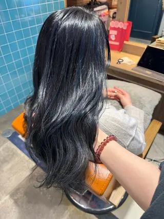 ロング 🩵盛れる顔周り/ 艶カラーemi🩵のヘアスタイル