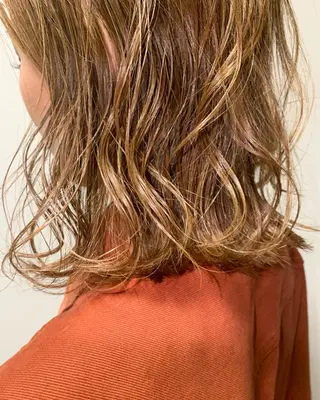 ミディアム 大泉 美久のヘアスタイル