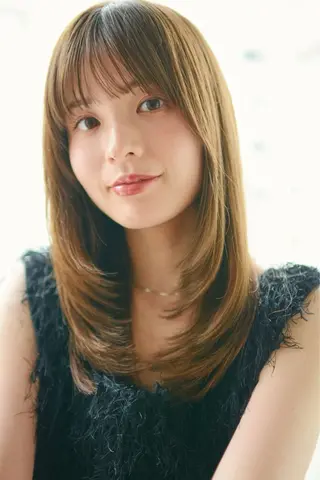 セミロング 曲がる縮毛矯正 バレイヤージュ森田のヘアスタイル