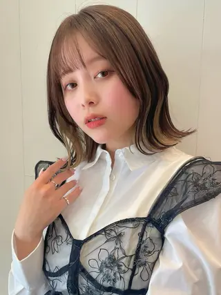 ミディアム 米澤 由衣のヘアスタイル