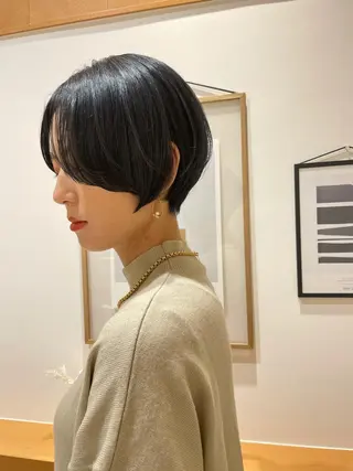 ショート ARMONY秋山輝也 コテ巻き風パーマ特化のヘアスタイル