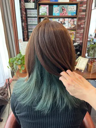 ミディアム カラー 眞壁 華子のヘアスタイル