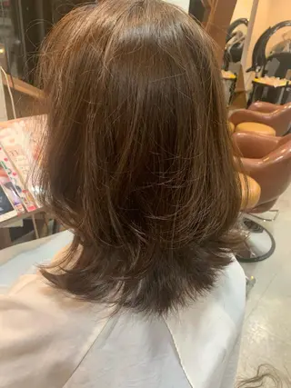ミディアム 吉田 茉生のヘアスタイル