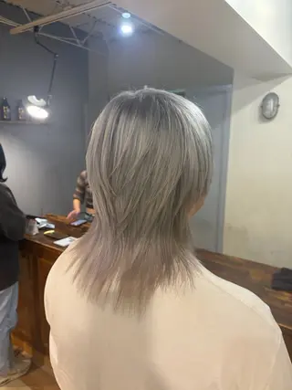 カラー 盛れるレイヤー× ウルフMari🪽のヘアスタイル