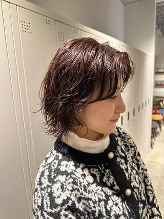 ショート パーマ 丸山 心 / 艶カラーのヘアスタイル