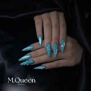 カラー MQueen ネイルサロンマルのネイルデザイン