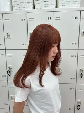 セミロング カラー 抜け感レイヤー︴ ニュアンスカラーのヘアスタイル