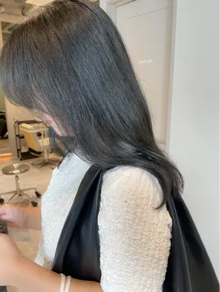 セミロング カラー ✨ブリーチなし透明感 池袋 水野のヘアスタイル