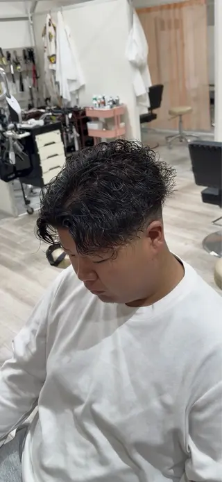 ショート パーマ メンズ ツイスパ/フェード /辻諒哉のヘアスタイル