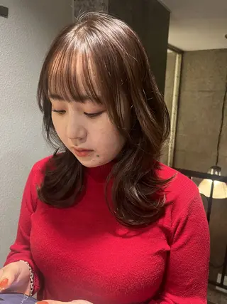 ミディアム カラー 塚本 希来のヘアスタイル