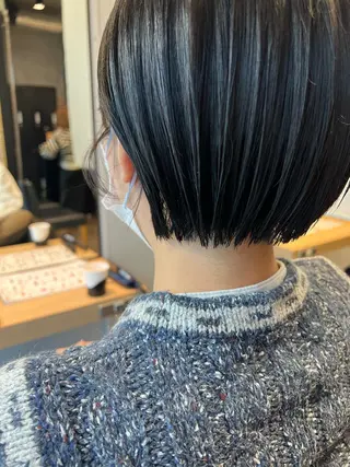 ショート カラー ヘアアレンジ サナ🌱 切りっぱなしボブのヘアスタイル