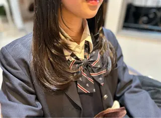 ミディアム ヘアアレンジ 梅木李奈🕊️ レイヤー透明感カラーのヘアスタイル