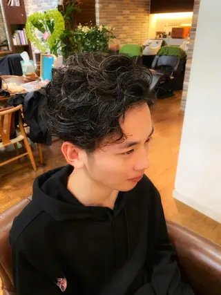 カラー メンズ カット特化美容師 齋藤桐のヘアスタイル