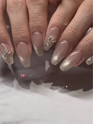 ネイル mikoto 🎀 艶々美フォルムのネイルデザイン