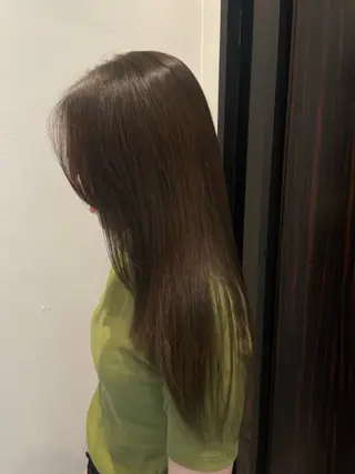 カラー 江田 彩那のヘアスタイル