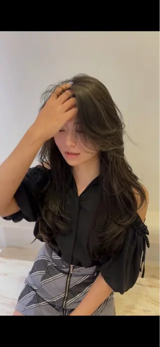 ロング カラー 若松 心和のヘアスタイル
