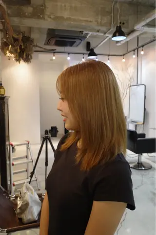 セミロング カラー 大洞 ことのヘアスタイル