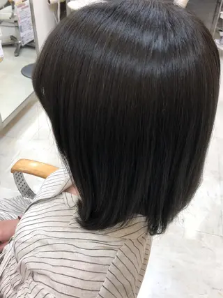 カラー white.梅田 デザインカラー🦄のヘアスタイル